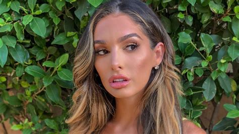 Lyna perez snapchat - Lyna Perez bio. Lyna Perez was born in the Fall (autumn) of 1992 on Wednesday, November 4 🎈 in Miami, Florida, USA 🗺️. Her given name is Lyna Perez, friends call her Lyna. Bikini and lingerie model who has primarily risen to fame through the photo sharing app Instagram, where she has accumulated more than 2.9 million dedicated followers.